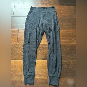 Lululemon Like New Align Joggers Size 4
